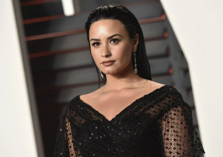 Cum arată Demi Lovato fără machiaj. Imagini din intimitatea vedetei - FOTO Cum arată Demi Lovato fără machiaj. Imagini din intimitatea vedetei - FOTO
