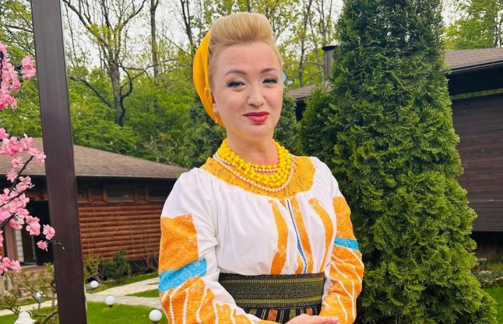 În semn de recunoștință, Oxana Crăciun îi dedică o piesă mamei sale: „Ea a fost combinația asta dintre blând și sever” - VIDEO În semn de recunoștință, Oxana Crăciun îi dedică o piesă mamei sale: „Ea a fost combinația asta dintre blând și sever” - VIDEO