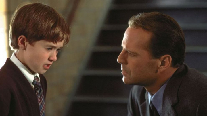 În anii '90 a fost cel mai popular copil de la Hollywood. Cum arată acum Haley Joel Osment, actorul nominalizat la Oscar, după ce a jucat cu Bruce Willis în filmul „The Sixth Sense” - FOTO