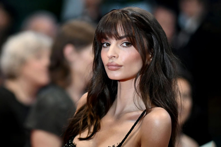 Emily Ratajkowski, în mijlocul unui scandal după ce a pozat în cadă cu fiul ei - VIDEO