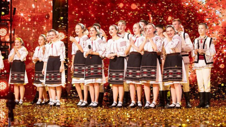 Ansamblul „Hecenii”, în TOP 3 la „Românii au talent” şi premiu de 10 mii de euro: „Noi ne-am trăit visul” - VIDEO Ansamblul „Hecenii”, în TOP 3 la „Românii au talent” şi premiu de 10 mii de euro: „Noi ne-am trăit visul” - VIDEO