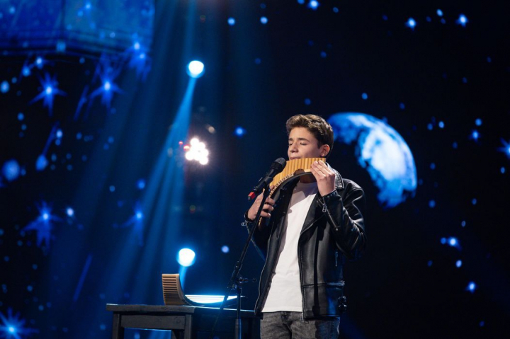Marea finală Românii au talent 2024, 31 mai. Cristian Ciaușu, show absolut pe scena talentelor cu un moment impresionat la nai Marea finală Românii au talent 2024, 31 mai. Cristian Ciaușu, show absolut pe scena talentelor cu un moment impresionat la nai