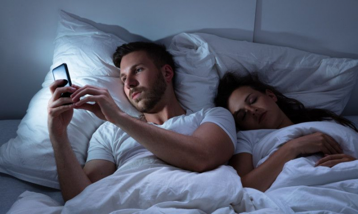 Motivul pentru care un bărbat își înșală constant soția: „Merit să mă bucur de viață”. Are doi copii, dar nu-l interesează
Motivul pentru care un bărbat își înșală constant soția: „Merit să mă bucur de viață”. Are doi copii, dar nu-l interesează