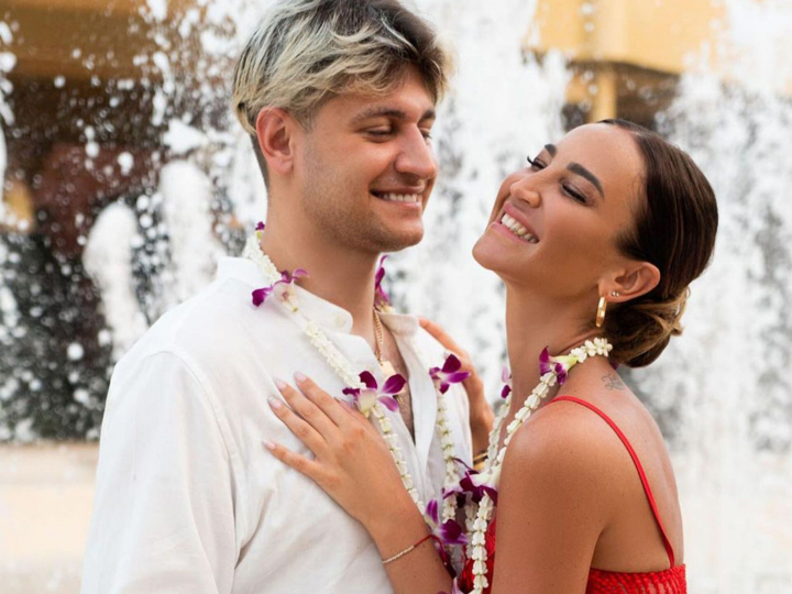 Sărut pasional în direct la TV! Olga Buzova și Dava și-au dat frâu emoțiilor la 3 ani de la despărțirea lor - VIDEO Sărut pasional în direct la TV! Olga Buzova și Dava și-au dat frâu emoțiilor la 3 ani de la despărțirea lor - VIDEO