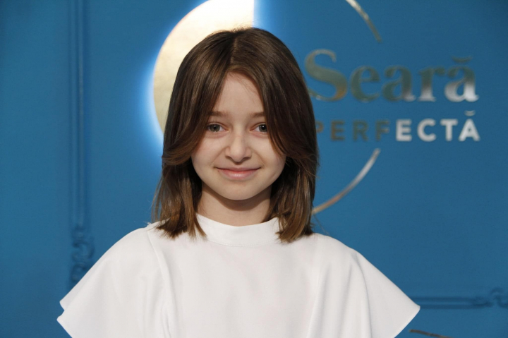 Sofia Dilevschi și-a făcut șuvițe albastre! Cum arată interpreta, după schimbarea spectaculoasă de look - VIDEO
Sofia Dilevschi și-a făcut șuvițe albastre! Cum arată interpreta, după schimbarea spectaculoasă de look - VIDEO