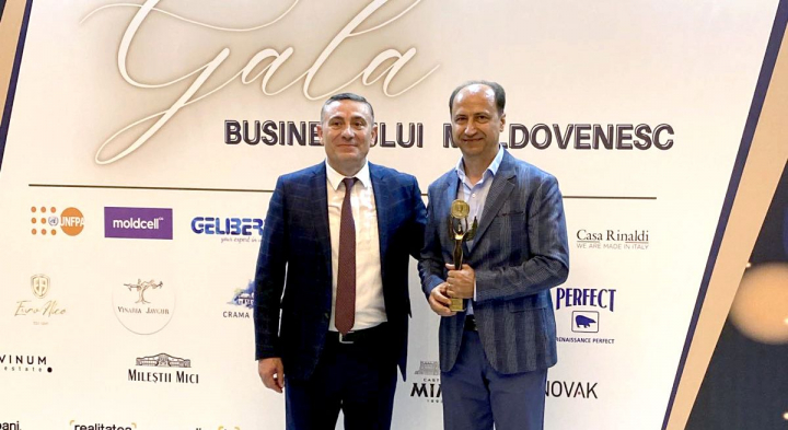 Marca Comercială Carlean, distinsă cu premiul Zeița Calității! Aureliu Leancă, fondator: „Noi suntem ceea ce mâncăm” - FOTO Marca Comercială Carlean, distinsă cu premiul Zeița Calității! Aureliu Leancă, fondator: „Noi suntem ceea ce mâncăm” - FOTO