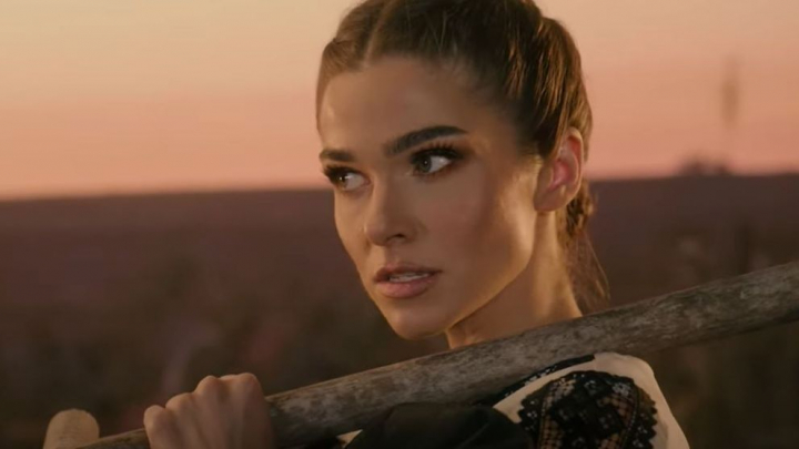 Theo Rose a lansat piesa „Nu mă duc la club”. Reacția admiratorilor: „Ești fenomenală, fată!”
Theo Rose a lansat piesa „Nu mă duc la club”. Reacția admiratorilor: „Ești fenomenală, fată!”