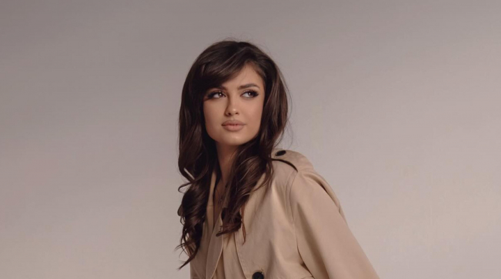 „Aș vrea să iau mâinile voastre și să le pun pe inima mea să simțiti cât de tare bate”! Camelia Ursu a lansat o melodie nouă și videoclip - VIDEO „Aș vrea să iau mâinile voastre și să le pun pe inima mea să simțiti cât de tare bate”! Camelia Ursu a lansat o melodie nouă și videoclip - VIDEO