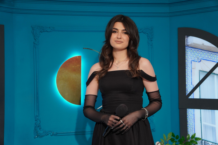 Își cântă emoțiile și trăirile prin intermediul pieselor ei! Camelia Ursu a lansat o melodie nouă, iar versurile îi aparțin: „Situațiile mai tensionate mă inspiră” - VIDEO Își cântă emoțiile și trăirile prin intermediul pieselor ei! Camelia Ursu a lansat o melodie nouă, iar versurile îi aparțin: „Situațiile mai tensionate mă inspiră” - VIDEO