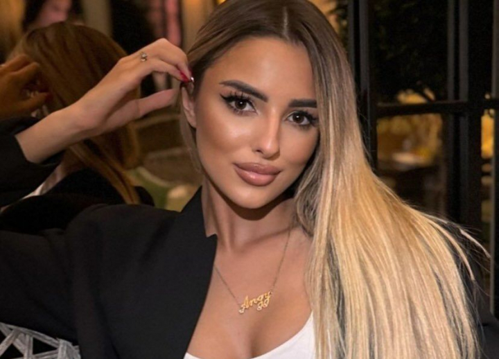 Angy Angel, la shopping pentru vacanță! Ce ținute și-a ales interpreta: „Iubesc foarte mult lucrurile exclusiviste” - VIDEO Angy Angel, la shopping pentru vacanță! Ce ținute și-a ales interpreta: „Iubesc foarte mult lucrurile exclusiviste” - VIDEO