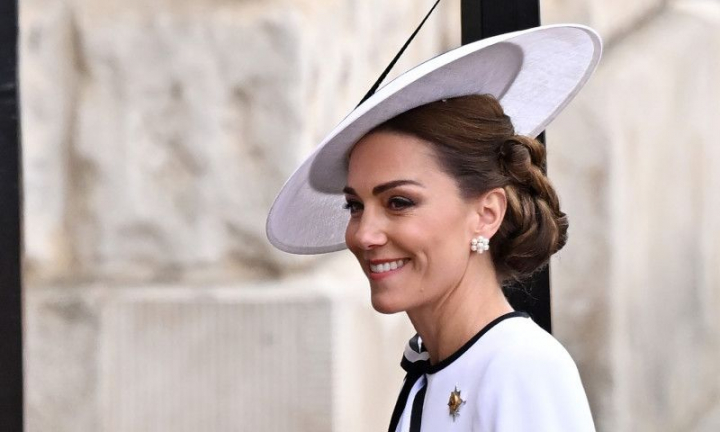 De ce nu și-a pierdut Kate Middleton părul, deși face chimioterapie. Prințesa de Wales a început tratamentul în urmă cu patru luni
De ce nu și-a pierdut Kate Middleton părul, deși face chimioterapie. Prințesa de Wales a început tratamentul în urmă cu patru luni