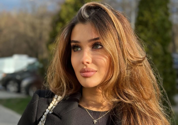 Emily Istrati, dezvăluiri despre debutul în industria muzicală românească: „Trebuie să aleg un drum care să mă diferențieze de ceilalți artiști” - VIDEO Emily Istrati, dezvăluiri despre debutul în industria muzicală românească: „Trebuie să aleg un drum care să mă diferențieze de ceilalți artiști” - VIDEO