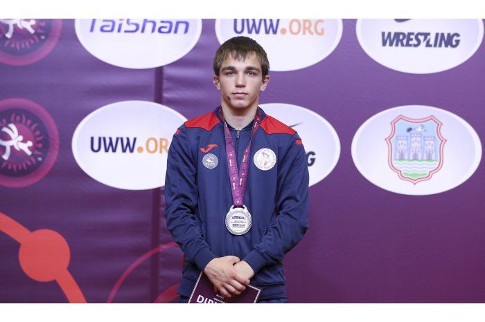 Luptătorul de stil greco-roman Maxim Sarmanov a devenit vicecampion european. În fața cui a cedat sportivul la final - FOTO Luptătorul de stil greco-roman Maxim Sarmanov a devenit vicecampion european. În fața cui a cedat sportivul la final - FOTO