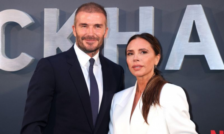David și Victoria Beckham, îmbrăcați cu hainele pe care le-au purtat în ziua nunții în urmă cu 25 de ani. Cum arată cei doi - FOTO David și Victoria Beckham, îmbrăcați cu hainele pe care le-au purtat în ziua nunții în urmă cu 25 de ani. Cum arată cei doi - FOTO