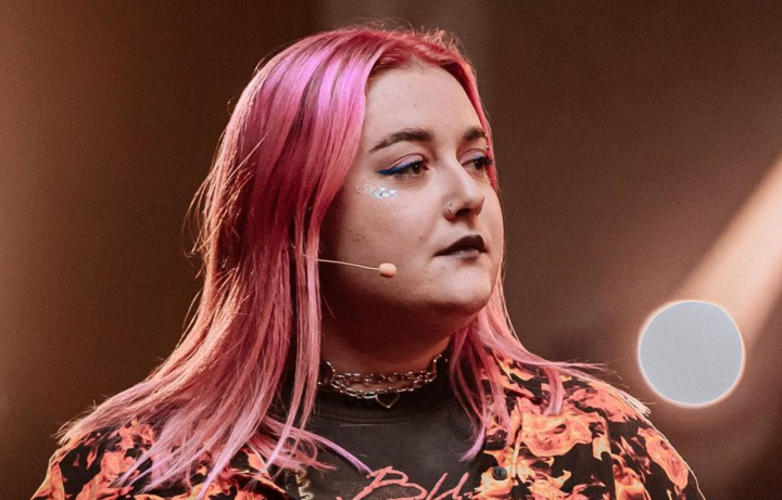 Mihaela Ionașcu, dezvăluiri în premieră despre relația cu solistul trupei „7Klase”, Cătălin Caragea: „Se exprima de parcă se vedea pierdut în viață” - VIDEO Mihaela Ionașcu, dezvăluiri în premieră despre relația cu solistul trupei „7Klase”, Cătălin Caragea: „Se exprima de parcă se vedea pierdut în viață” - VIDEO