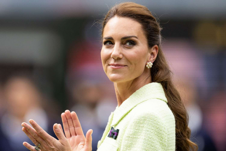Kate Middleton, o nouă apariție publică. Cum s-a afișat prințesa de Wales la finala masculină de simplu de la Wimbledon Kate Middleton, o nouă apariție publică. Cum s-a afișat prințesa de Wales la finala masculină de simplu de la Wimbledon
