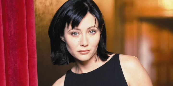 Povestea lui Shannen Doherty. De la „fata rea” a anilor '90, la împăcarea cu Jennie Garth și lupta dură cu cancerul Povestea lui Shannen Doherty. De la „fata rea” a anilor '90, la împăcarea cu Jennie Garth și lupta dură cu cancerul