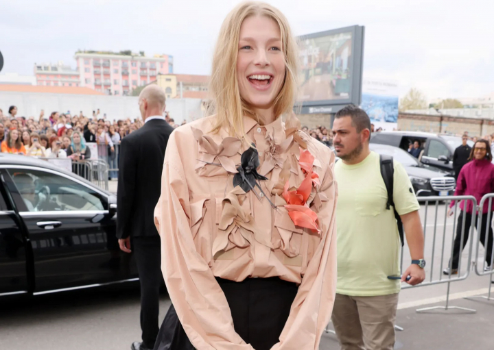 Optează pentru confort și stil! Cum poți asorta în această vară cămășile cu pantalonii scurți - FOTO