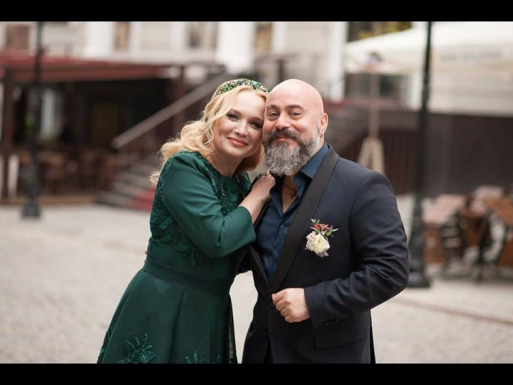 Soția lui Mihai Budurin face naveta între Moldova și Franța! Ce job are acolo: „Așa îmi câștig bucățica de pâine” - VIDEO Soția lui Mihai Budurin face naveta între Moldova și Franța! Ce job are acolo: „Așa îmi câștig bucățica de pâine” - VIDEO