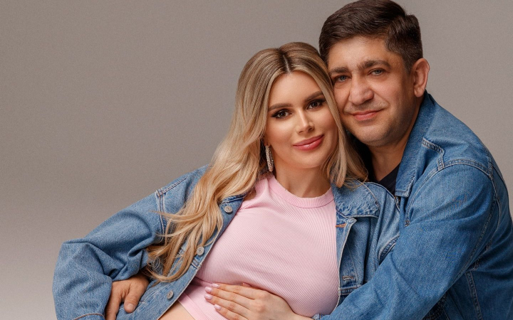 Corneliu și Angela Botgros și-au botezat fetița! Prima imagine de la sărbătoarea Cameliei - FOTO Corneliu și Angela Botgros și-au botezat fetița! Prima imagine de la sărbătoarea Cameliei - FOTO