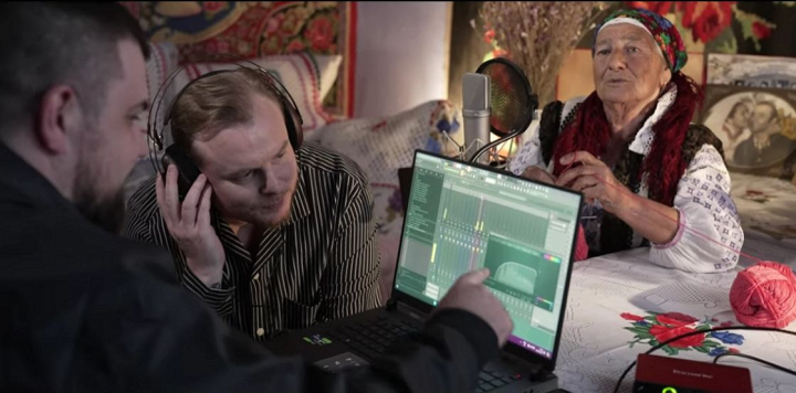 O colaborare neașteptată și plină de farmec! Kapushon, Valera Leovskii și Bunica Vera au lansat o melodie specială: „De pe deal mi-am luat flori” - VIDEO O colaborare neașteptată și plină de farmec! Kapushon, Valera Leovskii și Bunica Vera au lansat o melodie specială: „De pe deal mi-am luat flori” - VIDEO