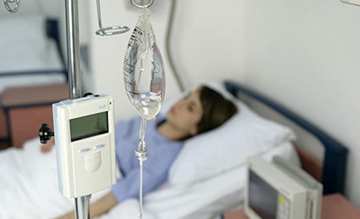 Povestea unei femei care s-a trezit din comă cu doar câteva momente înainte să fie deconectată de la aparate: „A fost un miracol”
Povestea unei femei care s-a trezit din comă cu doar câteva momente înainte să fie deconectată de la aparate: „A fost un miracol”