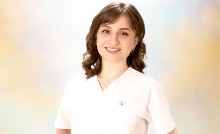 5 mituri despre sănătatea orală! Daniela Toma, medic stomatolog: „Dulciurile nu sunt singurele alimente care cauzează carii dentare” 5 mituri despre sănătatea orală! Daniela Toma, medic stomatolog: „Dulciurile nu sunt singurele alimente care cauzează carii dentare”