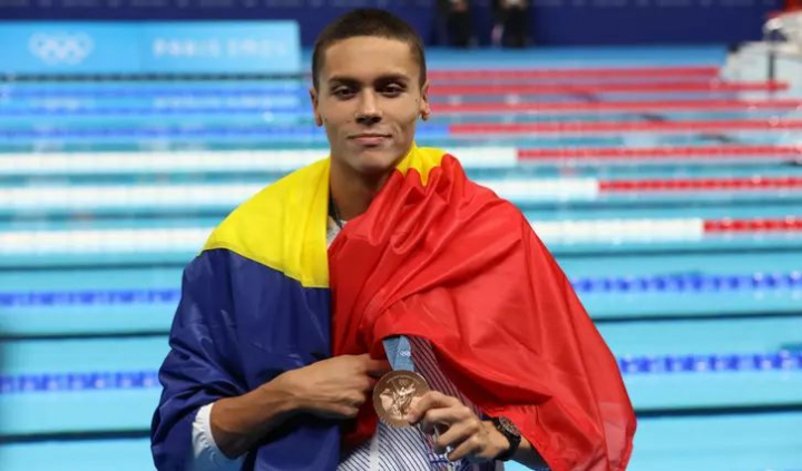 David Popovici, discurs manifest după ce a câștigat două medalii la Jocurile Olimpice: „În asemenea condiții ne antrenăm noi”
David Popovici, discurs manifest după ce a câștigat două medalii la Jocurile Olimpice: „În asemenea condiții ne antrenăm noi”