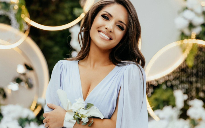 Elena Javelea este însărcinată! Primele poze cu burtica de gravidă, după mai multe luni în care și-a ținut sarcina în secret - FOTO Elena Javelea este însărcinată! Primele poze cu burtica de gravidă, după mai multe luni în care și-a ținut sarcina în secret - FOTO