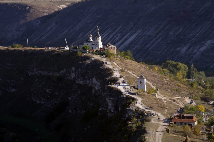 De 25 de ani, la Pro TV, ești liber, curios și an de an ești pregătit pentru aventură. Cunoaște cele 25 de minuni ale Moldovei: prima destinație, Orheiul Vechi - VIDEO De 25 de ani, la Pro TV, ești liber, curios și an de an ești pregătit pentru aventură. Cunoaște cele 25 de minuni ale Moldovei: prima destinație, Orheiul Vechi - VIDEO