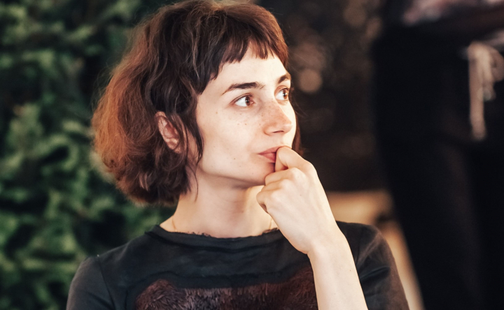 De ce unii oamenii, inclusiv cei de succes poartă același tip de haine în fiecare zi? Yulia Efros, designer vestimentar: „Poți să îți păstrezi banii și să...” - VIDEO De ce unii oamenii, inclusiv cei de succes poartă același tip de haine în fiecare zi? Yulia Efros, designer vestimentar: „Poți să îți păstrezi banii și să...” - VIDEO