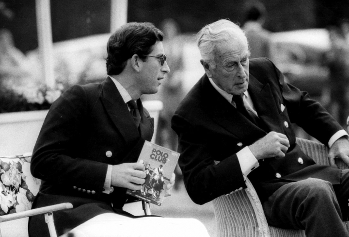 Moartea care l-a distrus pe Charles: s-a întâmplat acum 45 de ani, când a murit "bunicul" lui iubit Moartea care l-a distrus pe Charles: s-a întâmplat acum 45 de ani, când a murit "bunicul" lui iubit