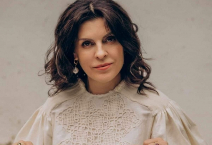 A renunțat la stomatologie pentru a-şi împlini visul! Povestea creatoarei de modă Oxana Kasandruța: „Apropiații nu înțelegeau cum poți să lași o profesie atât de nobilă și cu un venit mult mai mare” - VIDEO A renunțat la stomatologie pentru a-şi împlini visul! Povestea creatoarei de modă Oxana Kasandruța: „Apropiații nu înțelegeau cum poți să lași o profesie atât de nobilă și cu un venit mult mai mare” - VIDEO