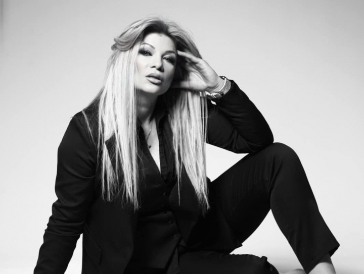 Povestea din spatele succesului! Cum a transformat hairstylista Elena Vrânceanu pasiunea ei, într-un job de vis: „Stiliștii erau catalogați ca cei care nu au învățat prea bine” - VIDEO Povestea din spatele succesului! Cum a transformat hairstylista Elena Vrânceanu pasiunea ei, într-un job de vis: „Stiliștii erau catalogați ca cei care nu au învățat prea bine” - VIDEO