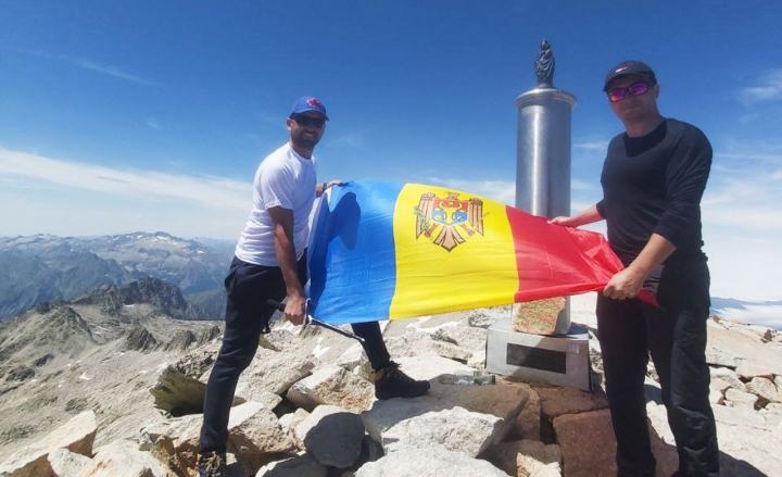 Drapelul Republicii Moldova a fost arborat la o altitudine de 3404 de metri! Cine sunt moldovenii care au reușit să cucerească muntele Aneto - FOTO Drapelul Republicii Moldova a fost arborat la o altitudine de 3404 de metri! Cine sunt moldovenii care au reușit să cucerească muntele Aneto - FOTO