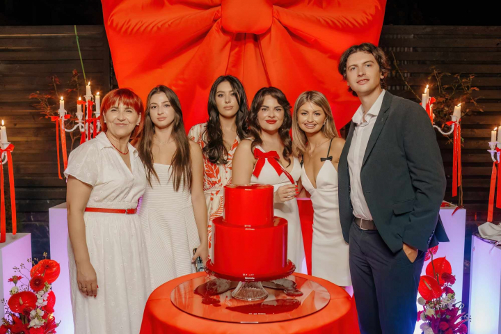 Vrei să devii irezistibilă? Accentuează-ți frumusețea naturală cu o procedură la Eternal Beauty, în urma căreia vei străluci - VIDEO Vrei să devii irezistibilă? Accentuează-ți frumusețea naturală cu o procedură la Eternal Beauty, în urma căreia vei străluci - VIDEO