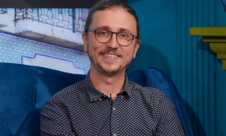 Știai că Aliona Triboi are un frate la fel de talentat ca și ea? E profesor în Germania și pianist, cunoaște 6 limbi și are o pasiune aparte pentru muzica clasică. Află povestea lui Arcadie Triboi - VIDEO Știai că Aliona Triboi are un frate la fel de talentat ca și ea? E profesor în Germania și pianist, cunoaște 6 limbi și are o pasiune aparte pentru muzica clasică. Află povestea lui Arcadie Triboi - VIDEO