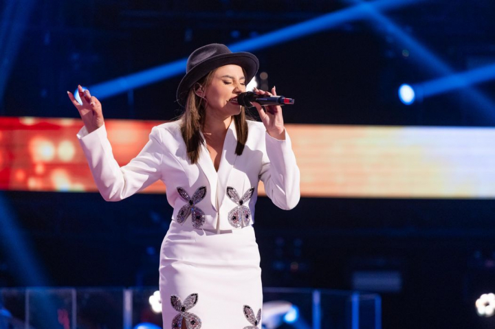 Melania Cuc nu a reușit să-i convingă pe antrenorii de la Vocea României să se întoarcă. Theo Rose: „Ai un timbru frumos. Cred că aș fi așteptat mai multă atitudine, mai mult nerv” - VIDEO Melania Cuc nu a reușit să-i convingă pe antrenorii de la Vocea României să se întoarcă. Theo Rose: „Ai un timbru frumos. Cred că aș fi așteptat mai multă atitudine, mai mult nerv” - VIDEO