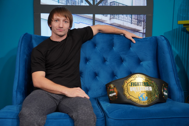 Ne-a dus faima țării tocmai în Surinam! Cum i-a reușit lui Valerii Strungari să obțină una dintre cele mai râvnite centuri în kickboxing: „Toți strigau numele lui, îmi era foarte greu” - VIDEO Ne-a dus faima țării tocmai în Surinam! Cum i-a reușit lui Valerii Strungari să obțină una dintre cele mai râvnite centuri în kickboxing: „Toți strigau numele lui, îmi era foarte greu” - VIDEO