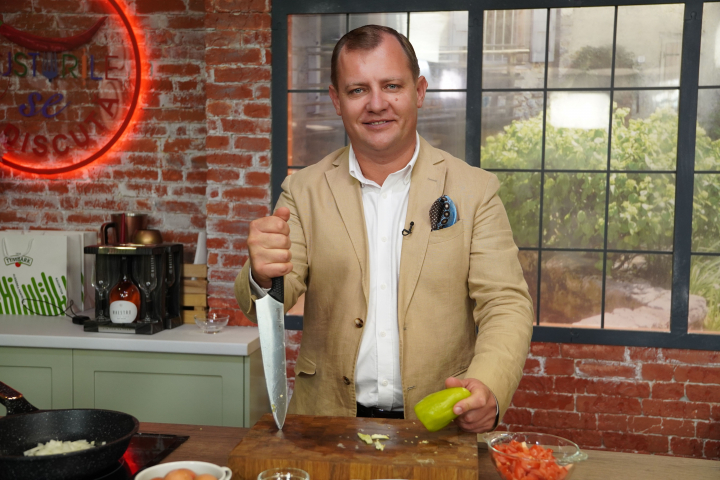 Aurel Chirtoacă, descusut de secrete! Ce ar face interpretul cu un milion de euro - VIDEO Aurel Chirtoacă, descusut de secrete! Ce ar face interpretul cu un milion de euro - VIDEO