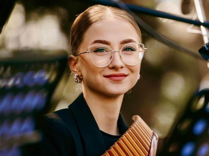 Am/N-am cu Adriana Babin! Te va uimi care este băutura preferată a naistei: „O chestie așa stranie despre mine este că...” - VIDEO Am/N-am cu Adriana Babin! Te va uimi care este băutura preferată a naistei: „O chestie așa stranie despre mine este că...” - VIDEO