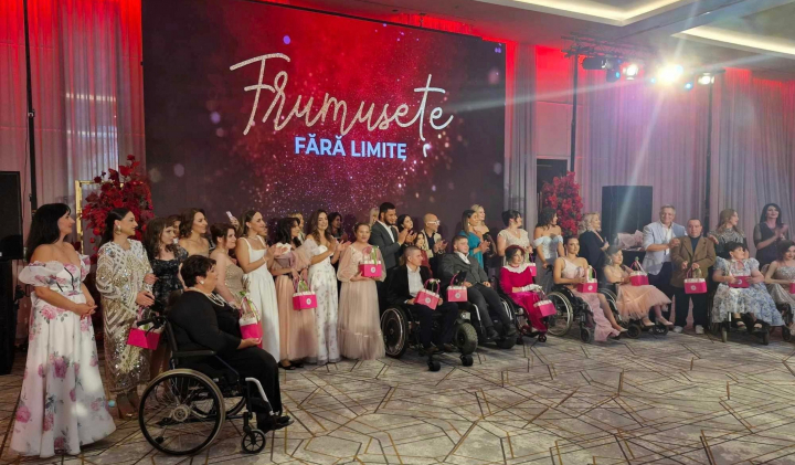 „Frumusețe fără limite”, la cea de-a 3-a ediție! Cinsprezece persoane cu dizabilităţi au devenit protagonistele unui fashion show inedit, iar gazda evenimentului a fost celebra prezentatoare de peste Prut, Andreea Marin - VIDEO „Frumusețe fără limite”, la cea de-a 3-a ediție! Cinsprezece persoane cu dizabilităţi au devenit protagonistele unui fashion show inedit, iar gazda evenimentului a fost celebra prezentatoare de peste Prut, Andreea Marin - VIDEO