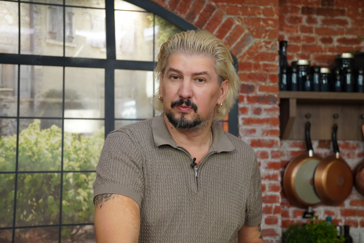 Nicu Țărnă a recunoscut cine este cea mai frumoasă femeie din Moldova - VIDEO
Nicu Țărnă a recunoscut cine este cea mai frumoasă femeie din Moldova - VIDEO