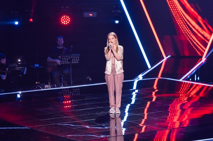 Moldoveanca Ruxanda Rață nu a reușit să îi impresioneze pe antrenorii de la Vocea României! Cum a interpretat piesa „Sweater Weather” - VIDEO Moldoveanca Ruxanda Rață nu a reușit să îi impresioneze pe antrenorii de la Vocea României! Cum a interpretat piesa „Sweater Weather” - VIDEO