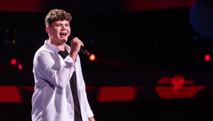 Oleg Spînu a făcut senzație la Vocea României! A întors patru scaune cât ai clipi din ochi, iar Horia și Theo Rose au primit mute - VIDEO