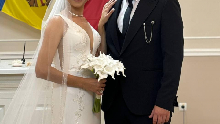 Nuntă mare în showbiz! Peste 300 de invitați, printre care Surorile Osoianu, Frații Advahov, Corneliu Botgros și Anatol Mîrzenco. Cine sunt mirii - VIDEO Nuntă mare în showbiz! Peste 300 de invitați, printre care Surorile Osoianu, Frații Advahov, Corneliu Botgros și Anatol Mîrzenco. Cine sunt mirii - VIDEO