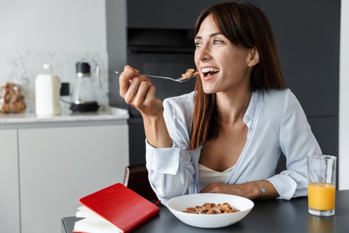 Greșeli pe care le faci la micul dejun și care îți afectează starea de sănătate Greșeli pe care le faci la micul dejun și care îți afectează starea de sănătate