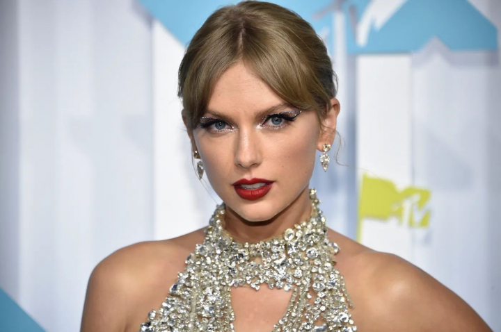 Taylor Swift a depășit recordul Rihannei și a devenit cea mai bogată artistă. Ce avere are Taylor Swift a depășit recordul Rihannei și a devenit cea mai bogată artistă. Ce avere are
