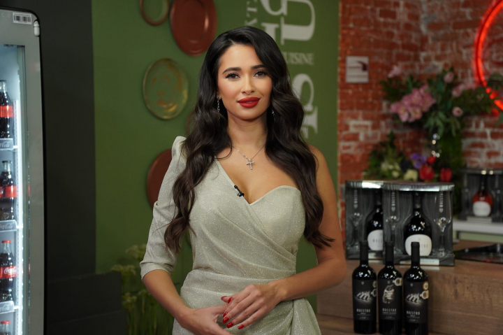 Farsă pentru Iulia Deliu! Cum a reacționat când a fost anunțată că va prezenta emisiunea O Seară Perfectă în locul Anișoarei Loghin - VIDEO