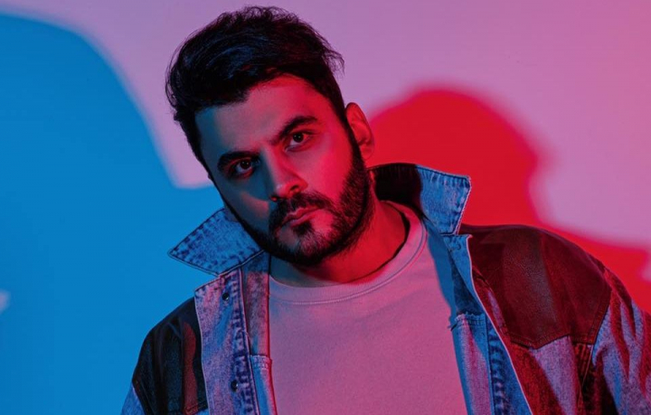 Andrei Tostogan a lansat o piesă care te lasă fără cuvinte! Realitatea din Republica Moldova redată prin versuri: „Anii trec, iar eu am plecat spre necunoscut...” - VIDEO